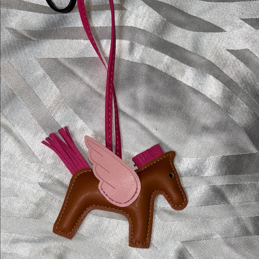 Leather Horse keychain - Picture 6 of 9
